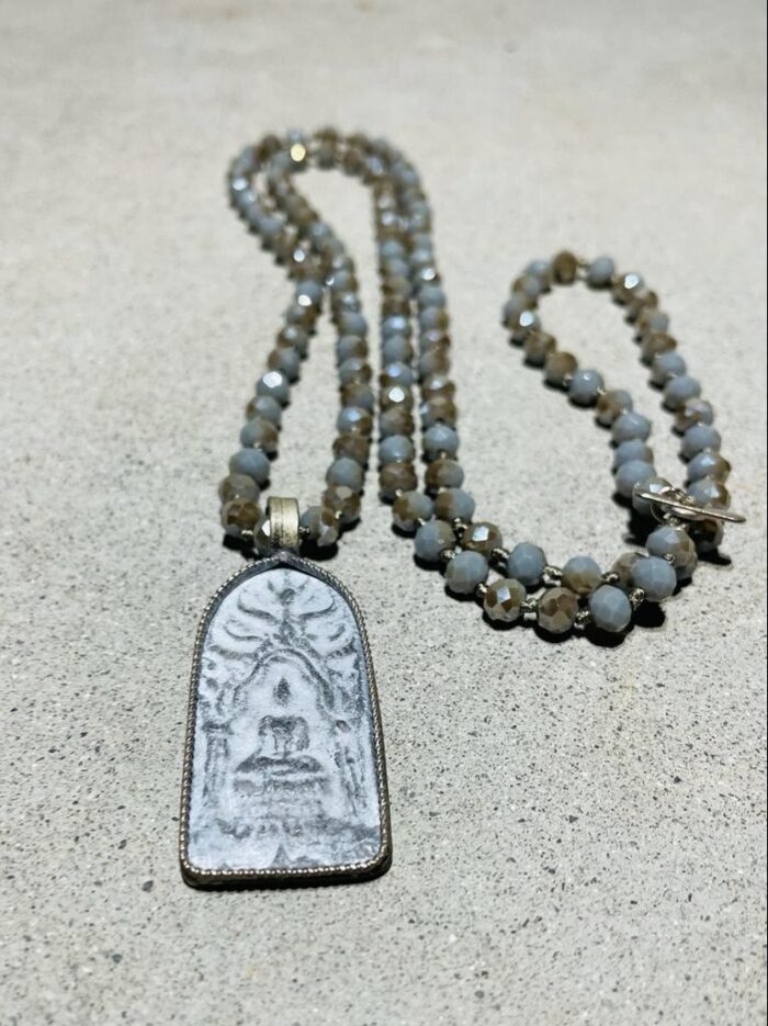 BUDDHA 65 s necklace Grey crystal